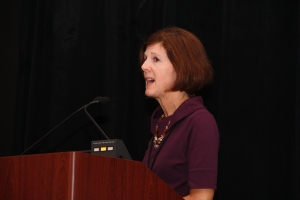 Lynn Raymond 讨论了过多的电活动可能对神经元有害